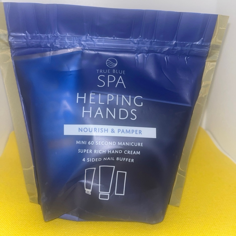 Bath & Body Works Spa Helping Hands True Blue Spa Gift Set